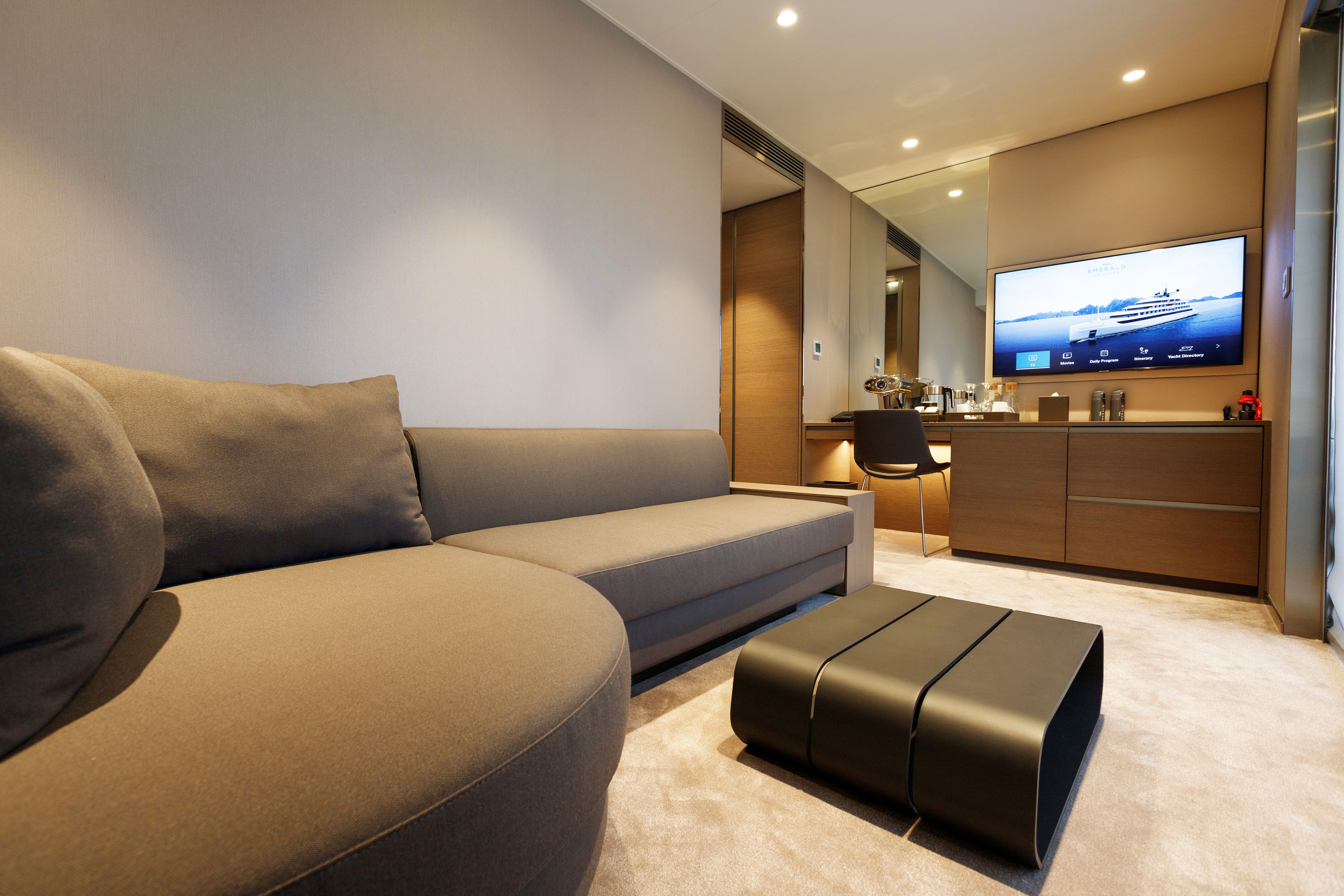 Deluxe Balcony Suite