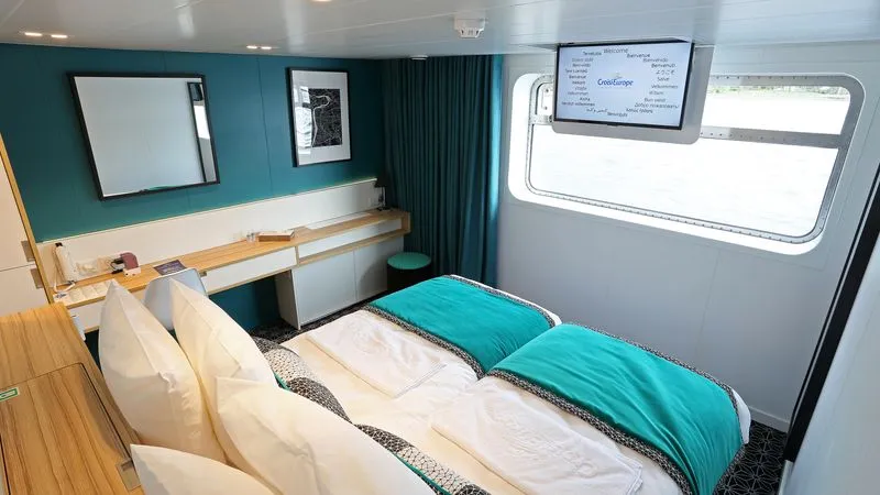MAIN DECK 2 SEPARABLE BEDS CAT A
