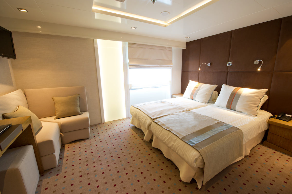 Upper Deck (Twin Beds or Double Bed)-[P]