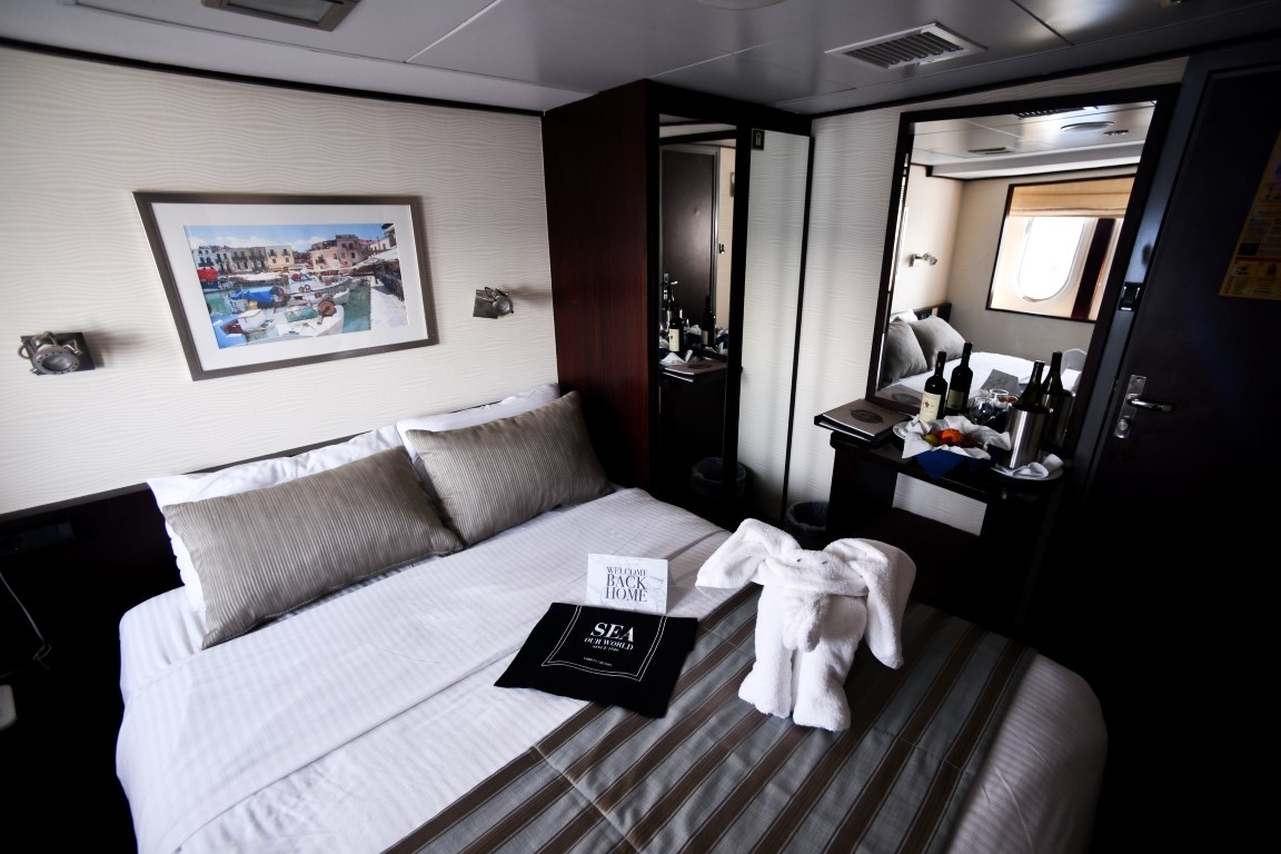 Main Deck – 2 Lower Beds or 1 Double Bed-[B]