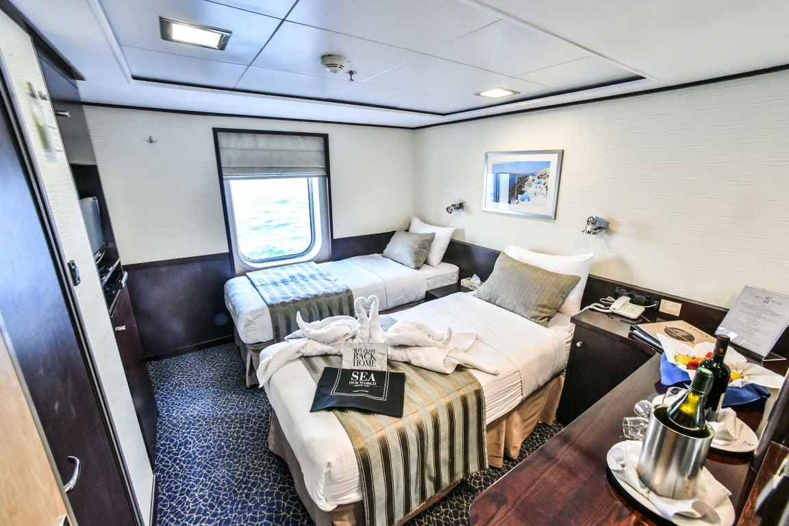 Upper Deck – 2 Lower Beds or 1 Double Bed-[A]