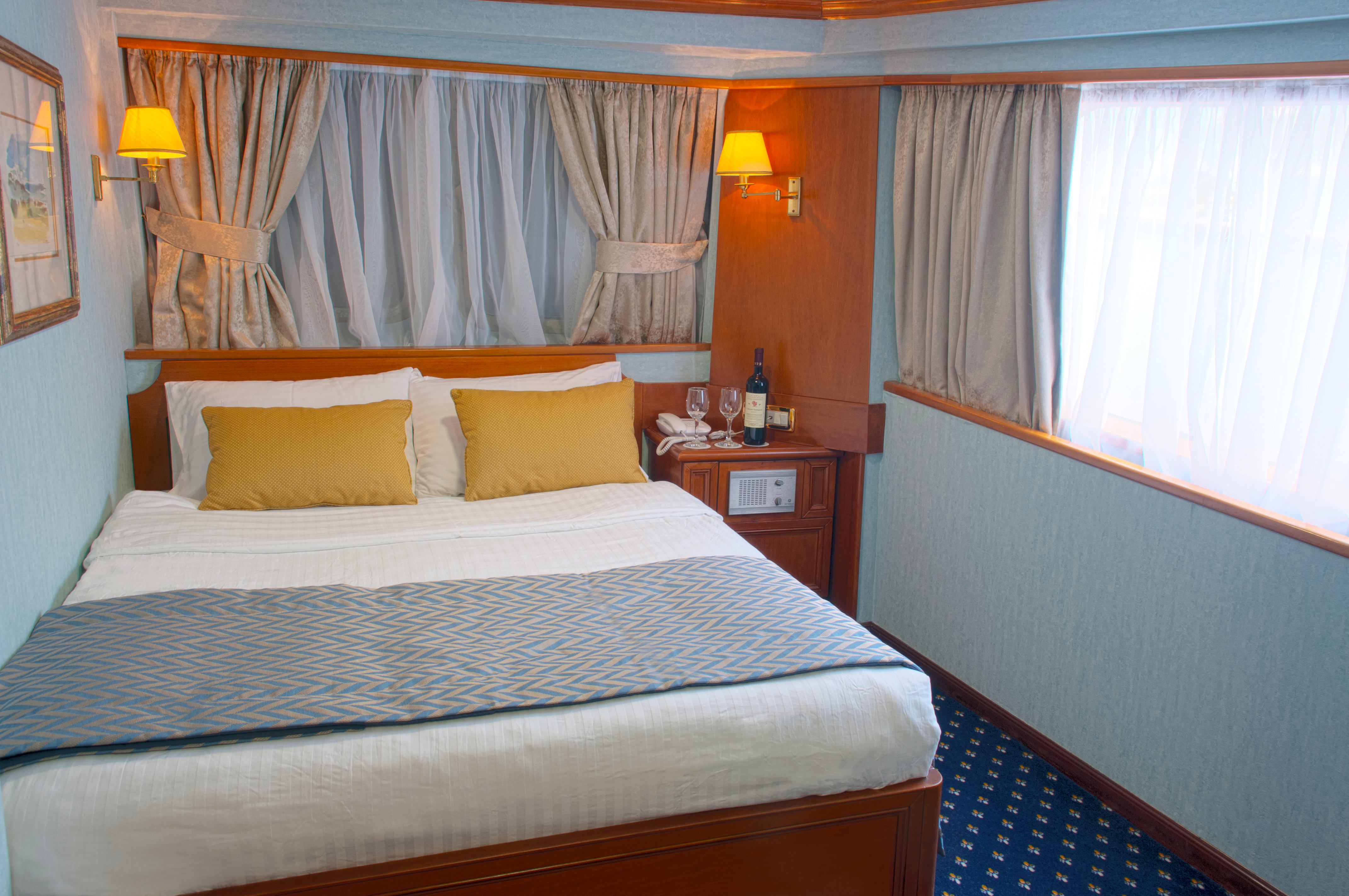 Main Deck (Twin or Double Beds)-[A]