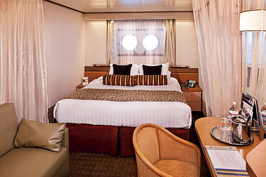 Large Ocean view Stateroom (Porthole View)