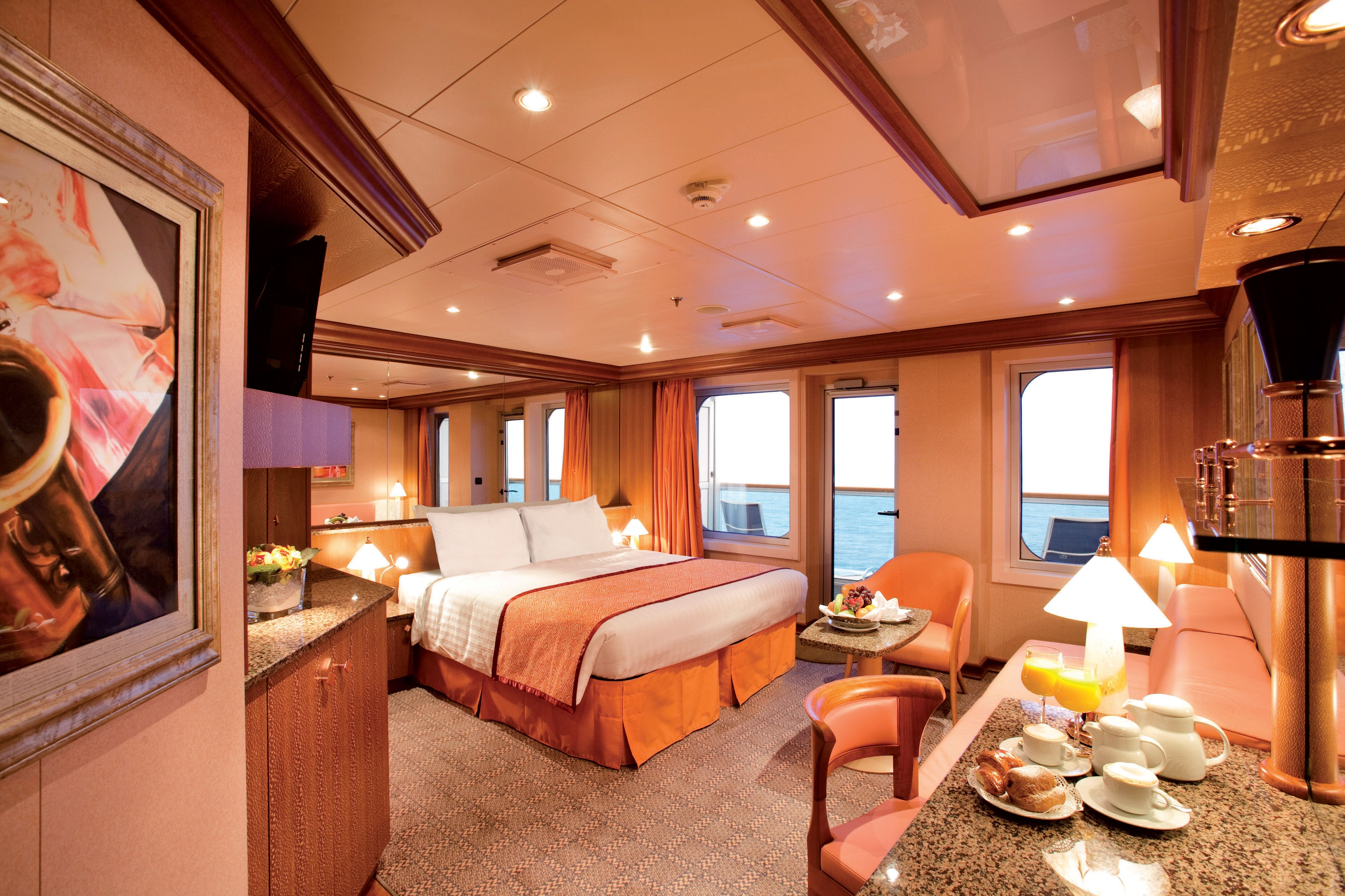 Suite with ocean view balcony