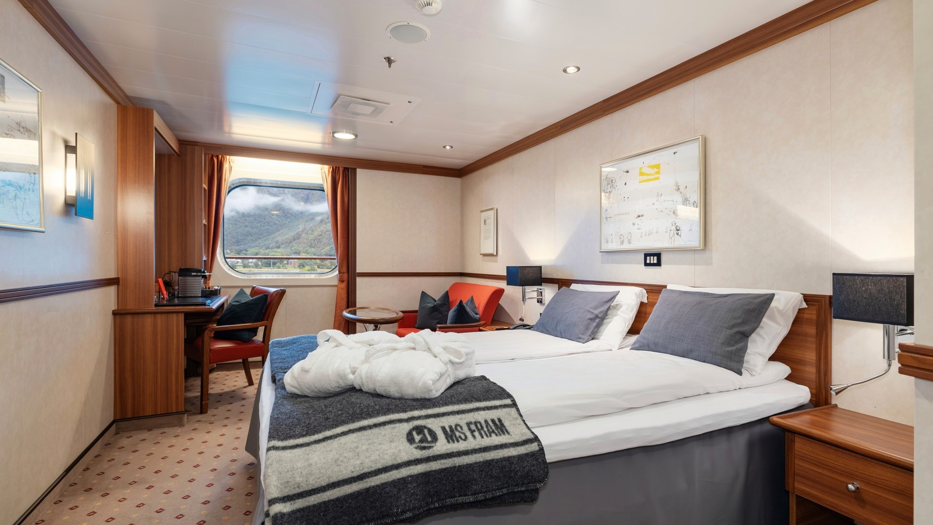 Arctic Superior Outside cabin