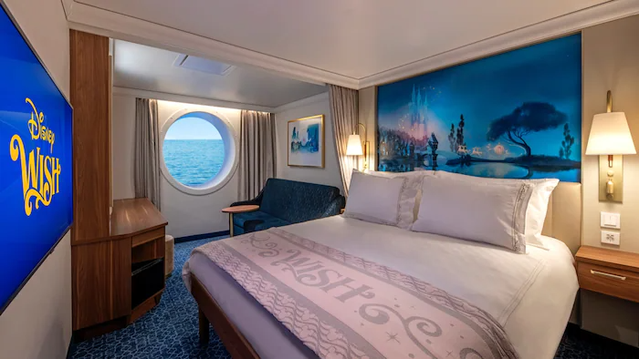 Deluxe Oceanview Stateroom