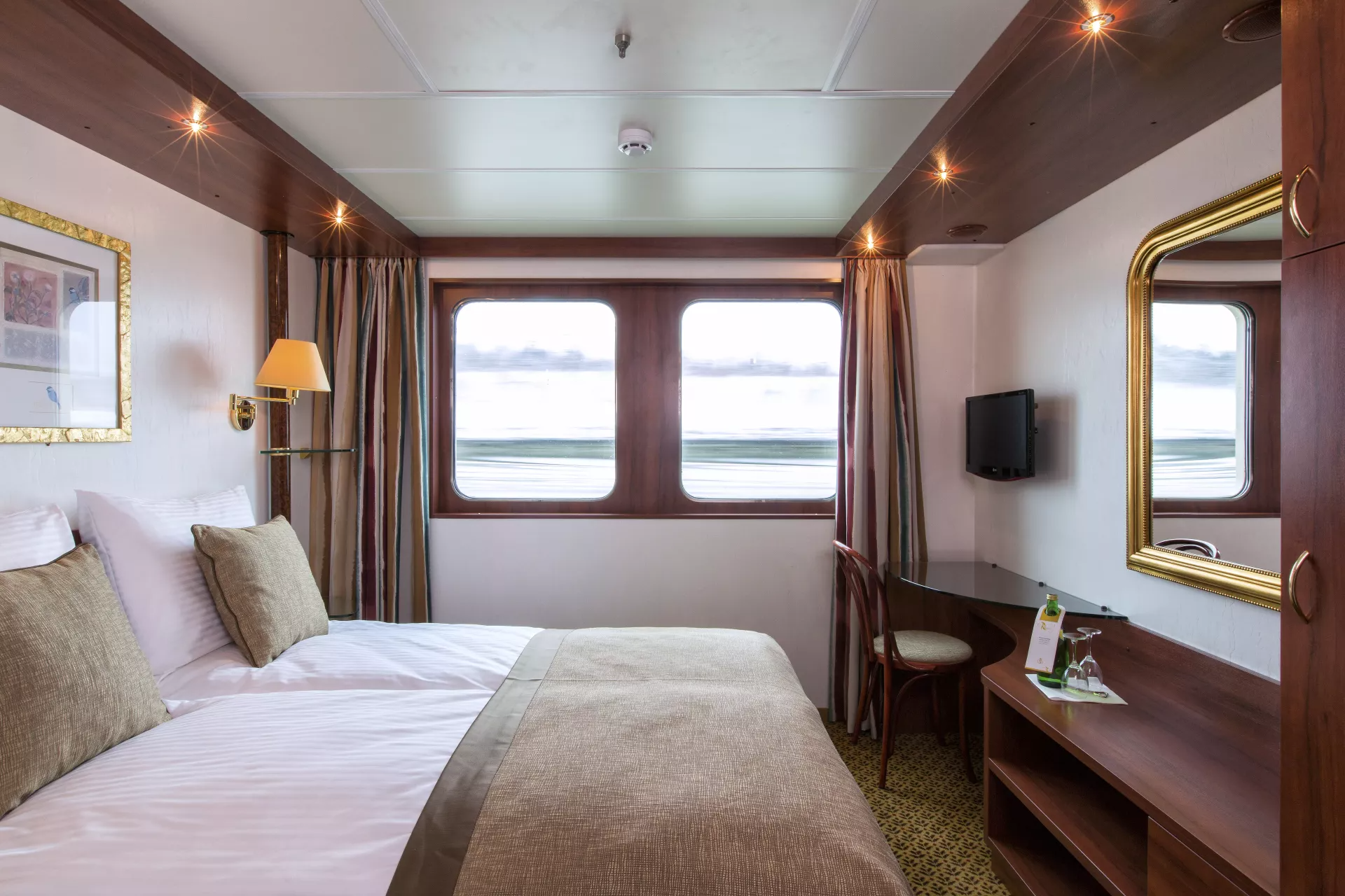 Double Cabin – Emerald Deck-[2BS]