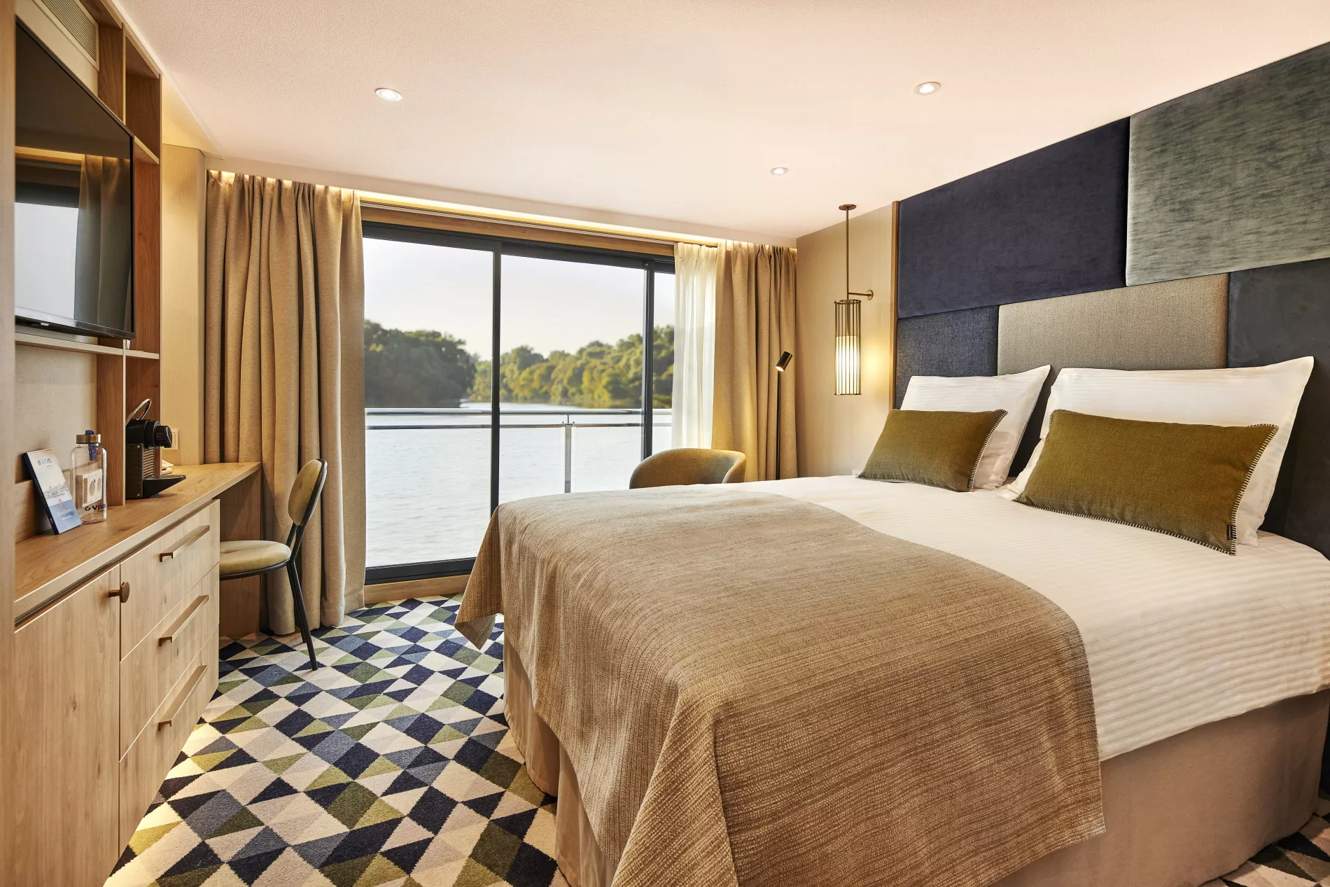 Double Cabin – Diamond Deck-[2BD]