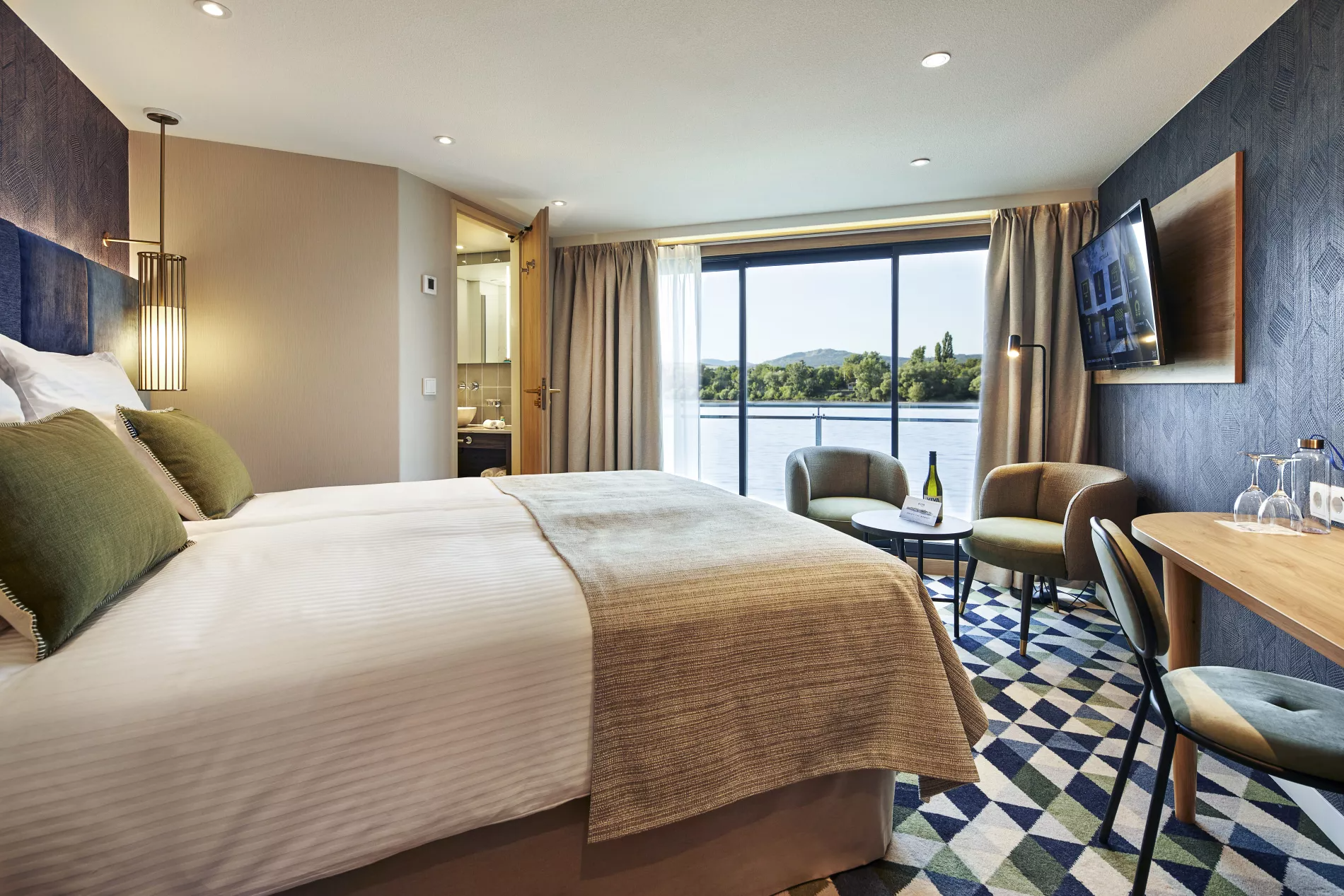 Junior Suite – Diamond Deck-[JSD]