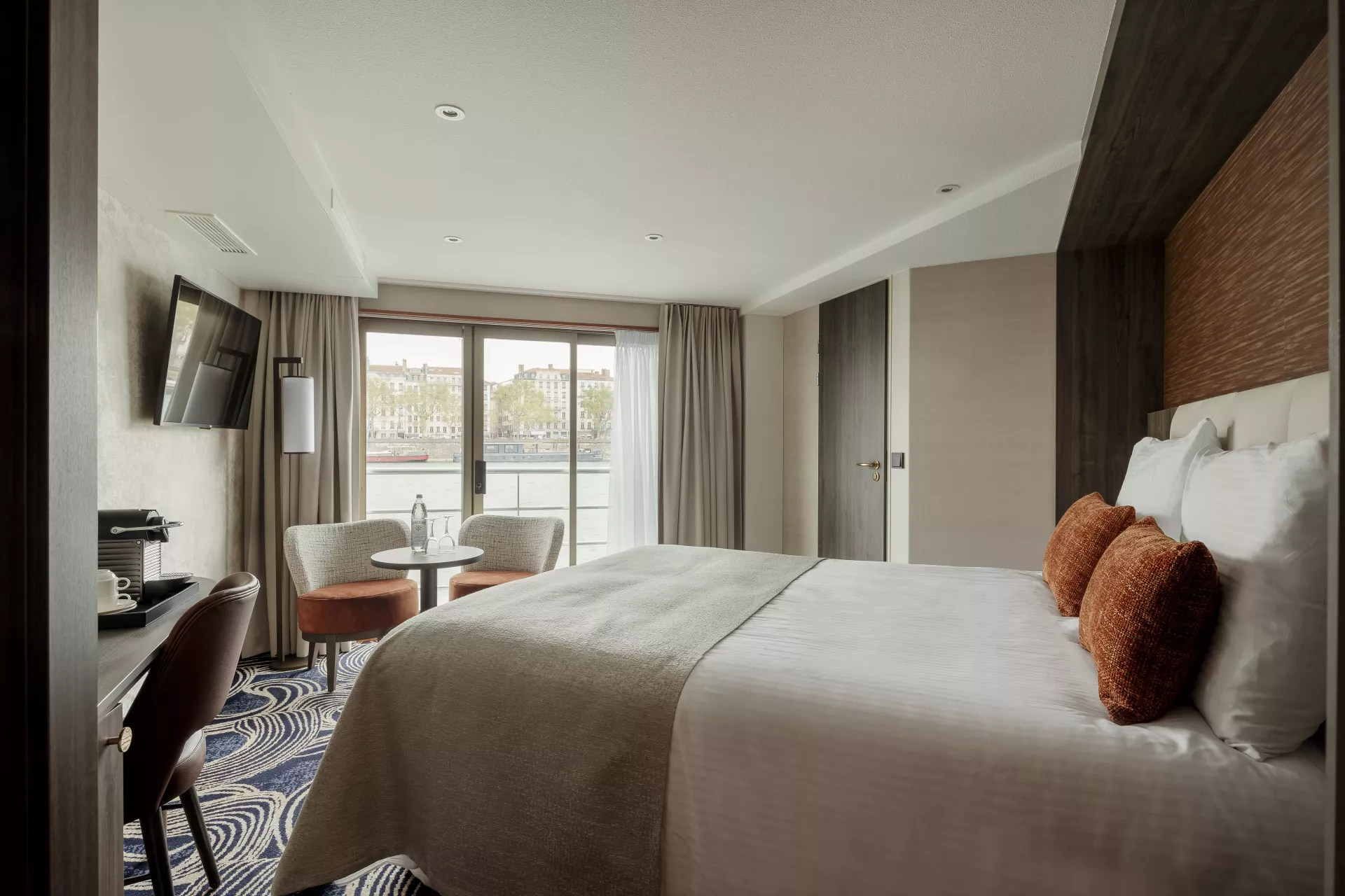 Junior Suite – Diamond Deck-[JSD]