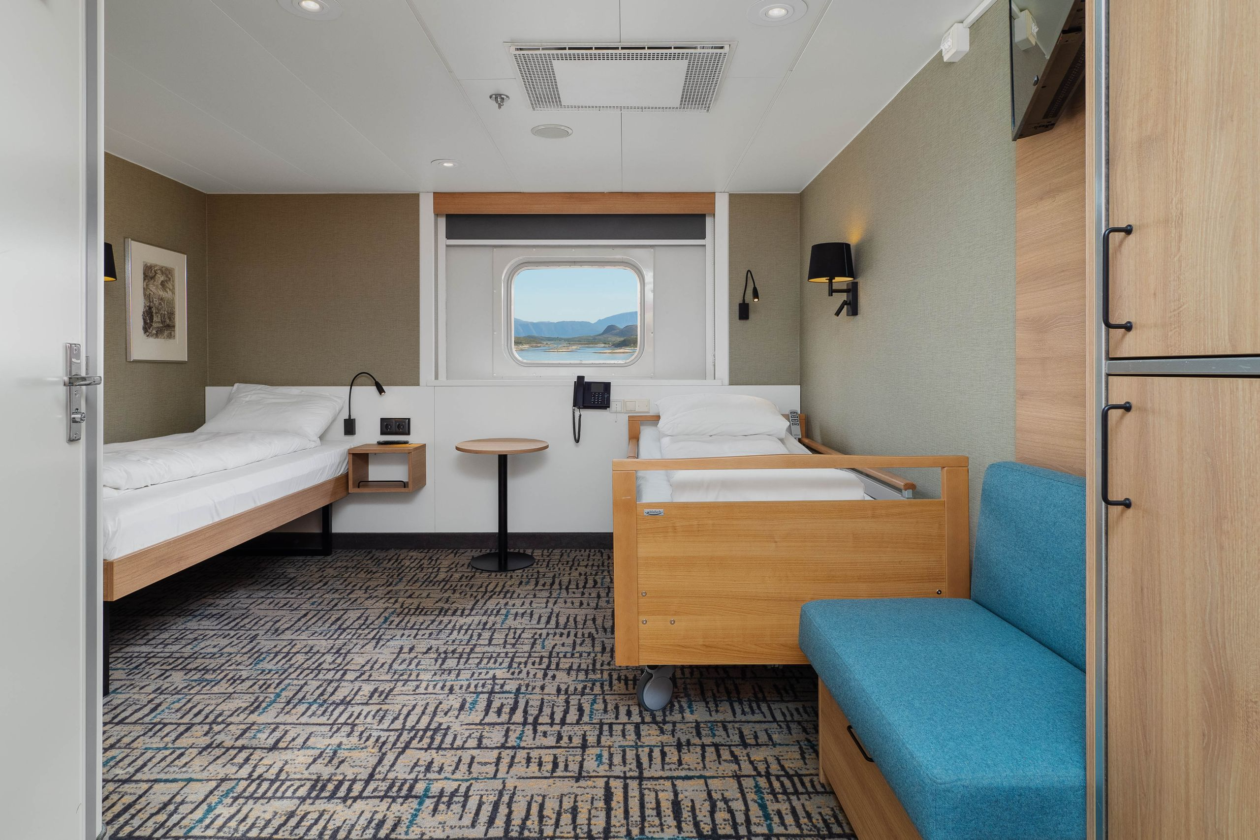 Polar Outside - Wheelchair accessible cabin