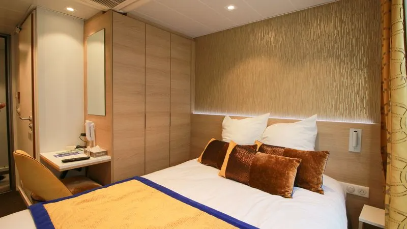 UPPER DECK 1 SINGLE BED CAT B