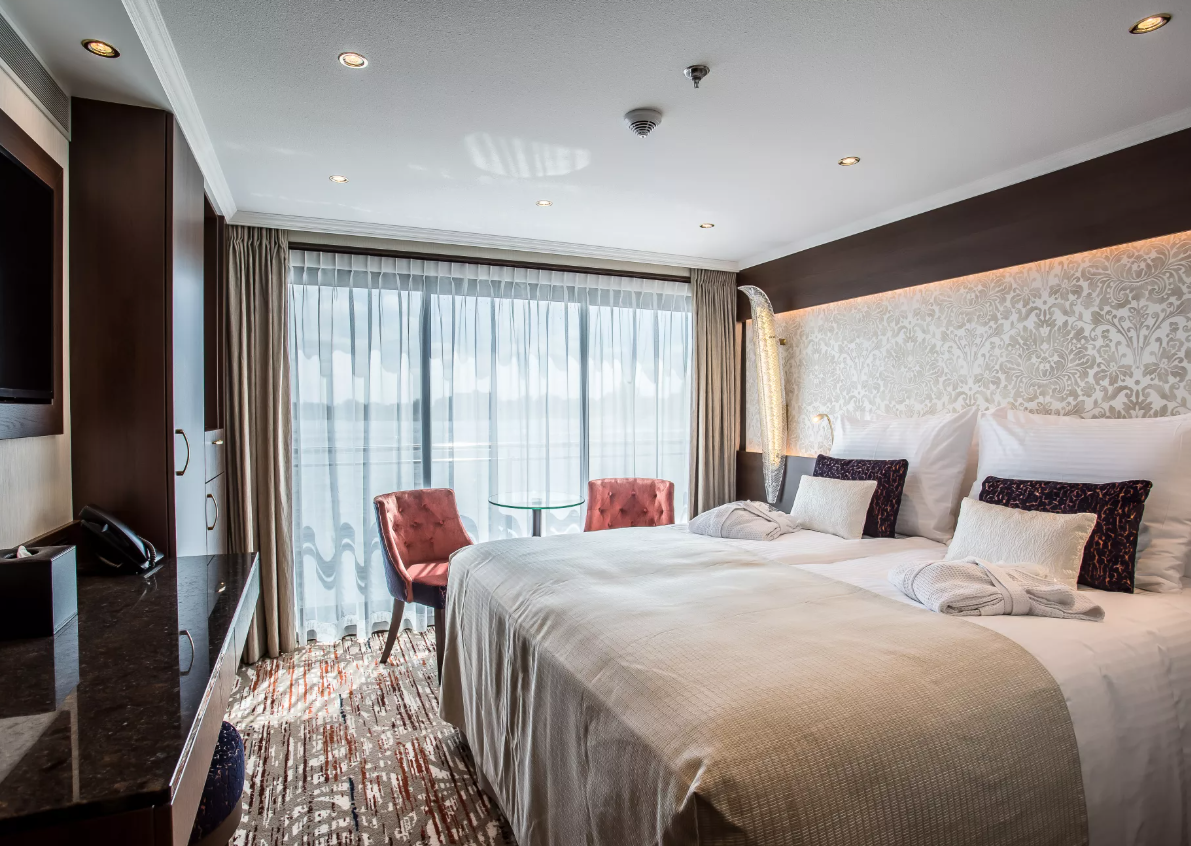 Suite - Ruby Deck