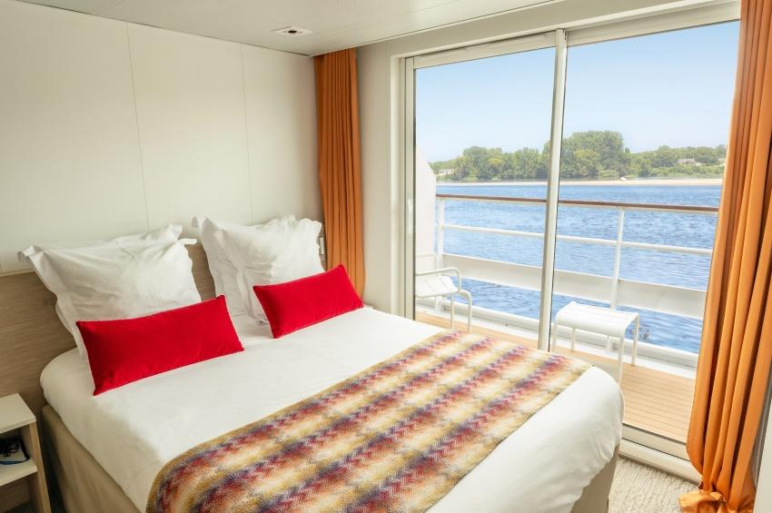 UPPER DECK 1 LARGE BED-PRM CAT B