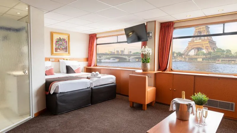 UPPER DECK SUITE 4 BEDS CAT A