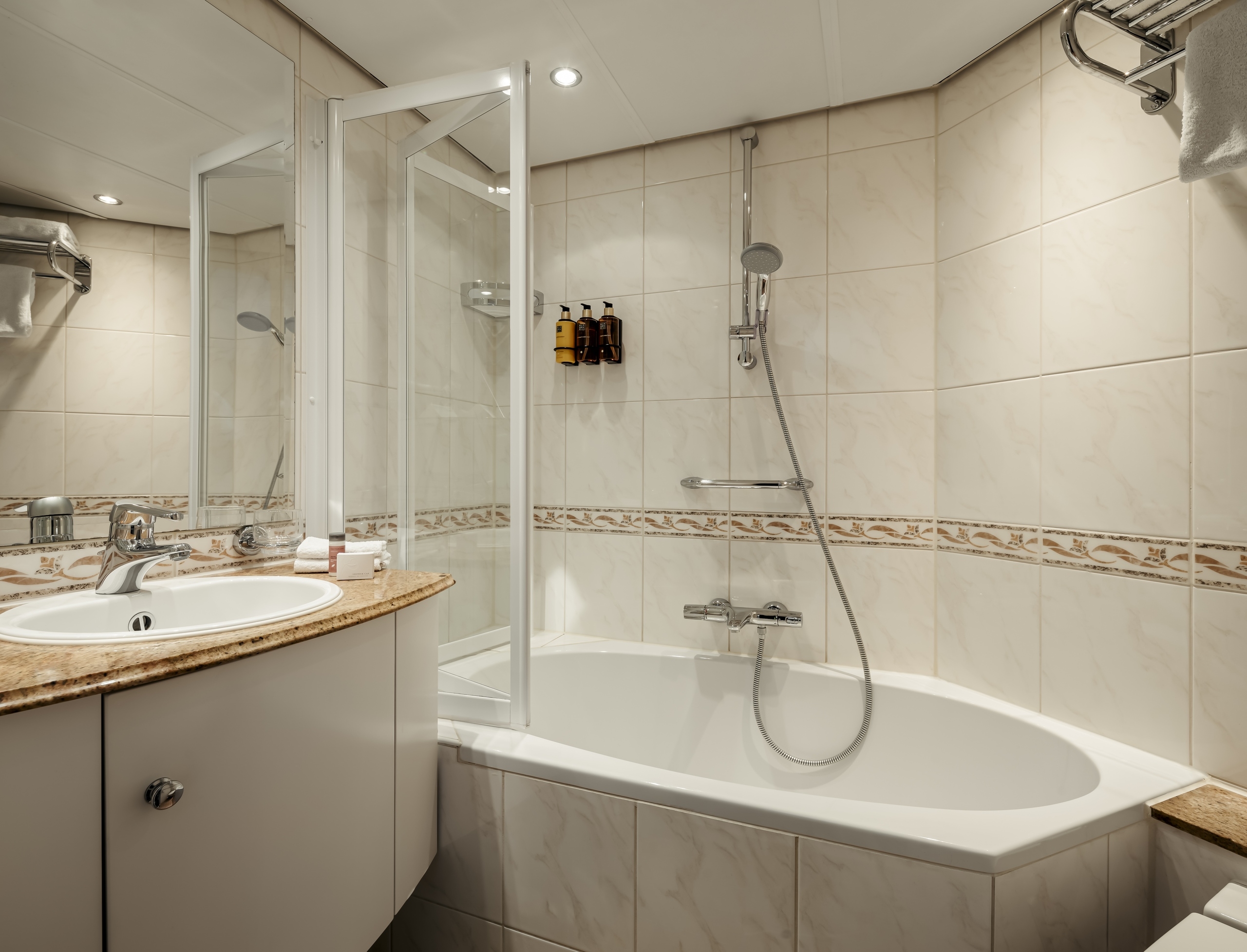 Junior Suite - Diamond Deck
