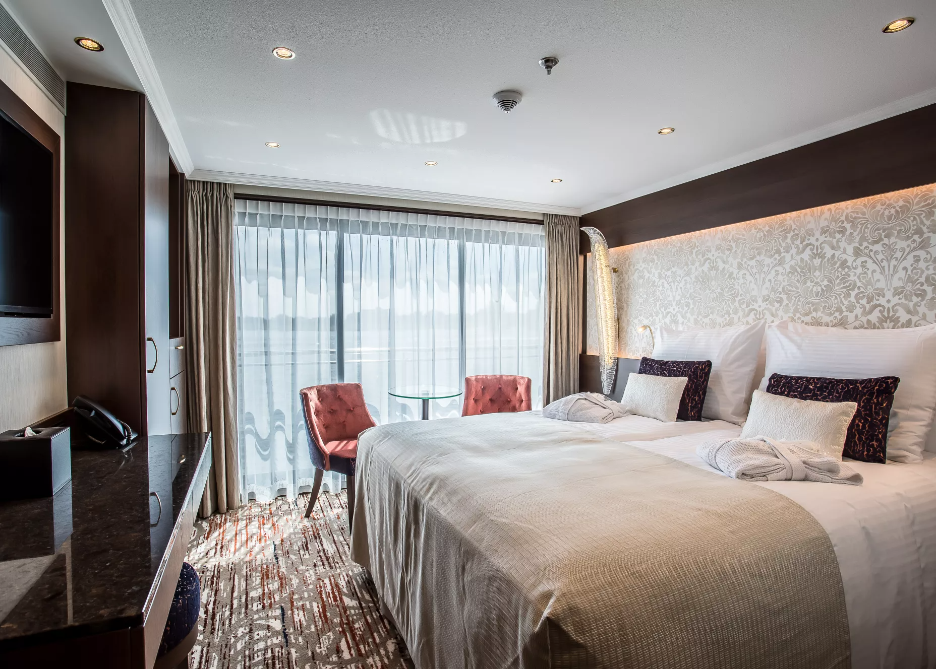 Superior Stern Suite - Diamond Deck