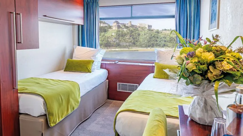 MAIN DECK 2 BEDS CAT C