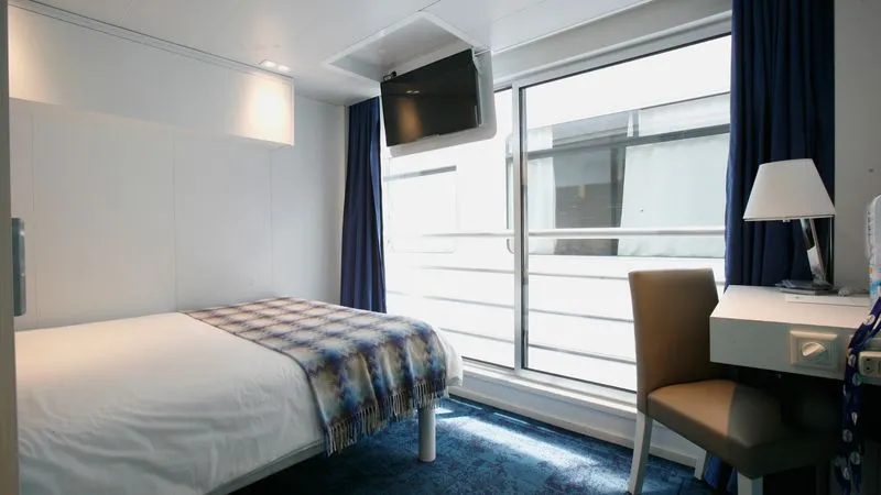 INTERMEDIATE DECK 1 LARGE BED-PRM CAT B