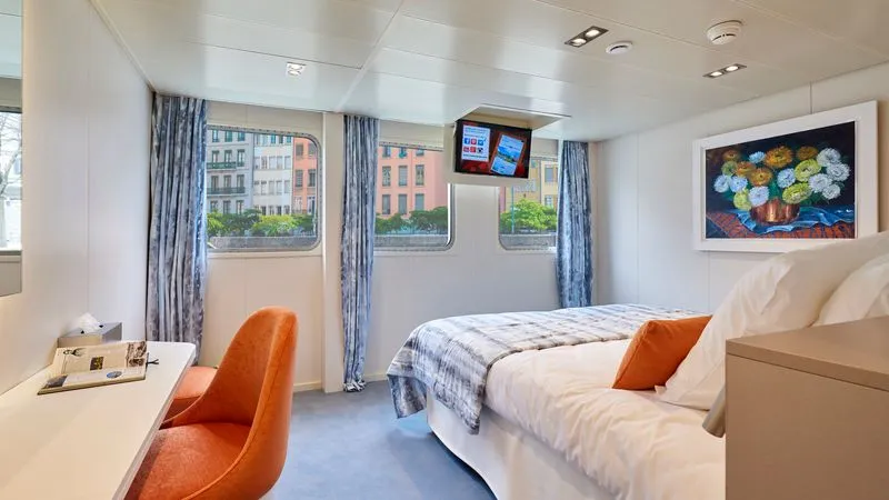 MAIN DECK 2 SEPARABLE BEDS CAT A