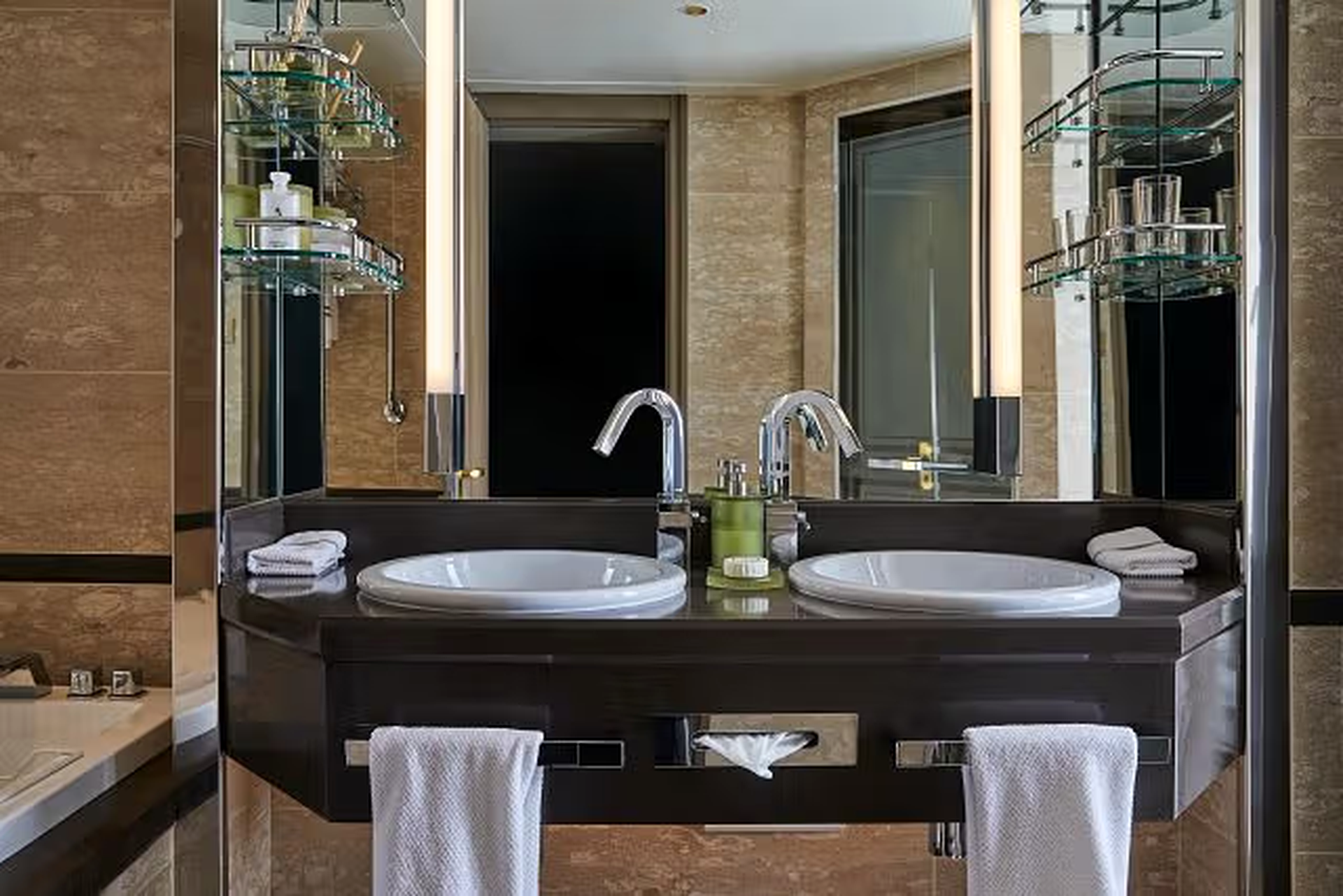 Royal 2 Suite