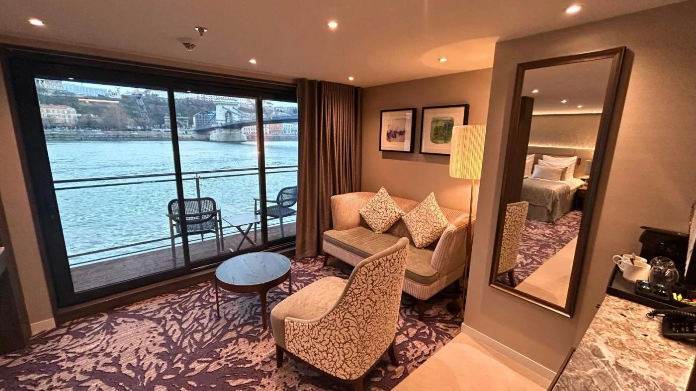 Diamond Deck (Upper) - Grand Balcony Suite