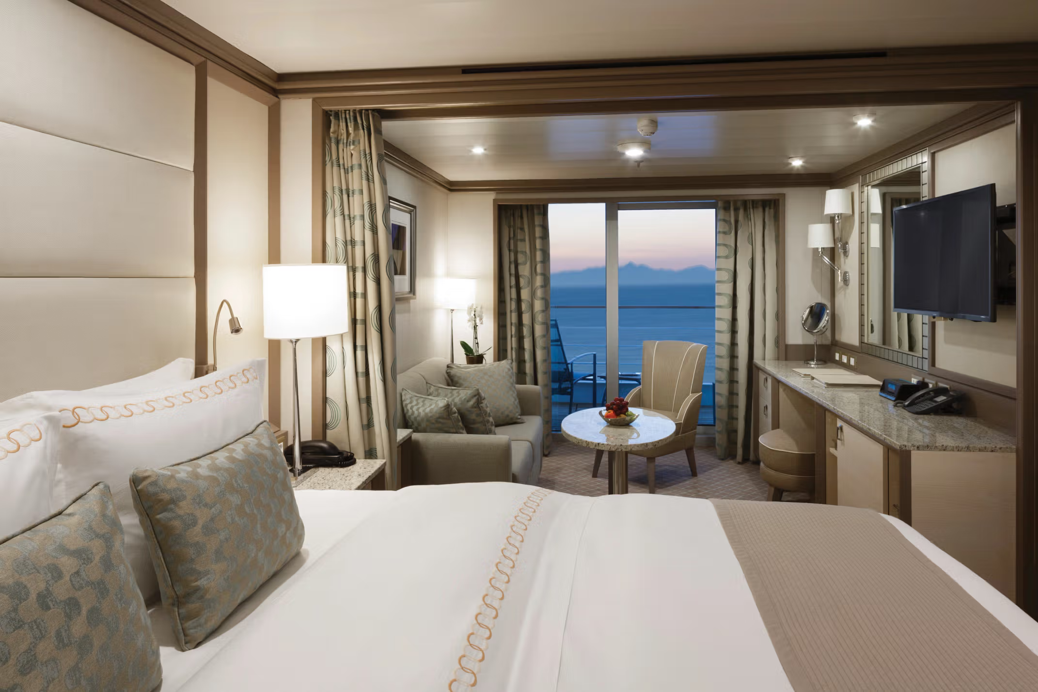 Deluxe Veranda Suite