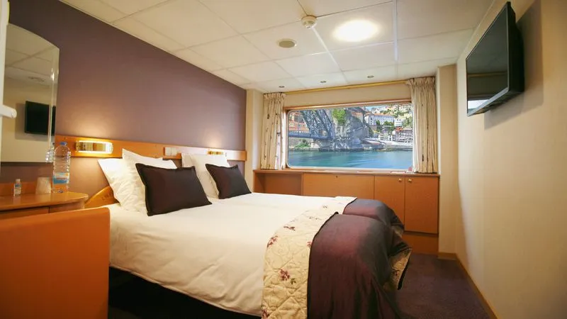 MAIN DECK 2 SEPARABLE BEDS CAT A