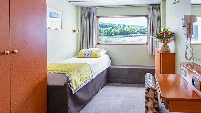 MAIN DECK 1 SINGLE BED CAT C