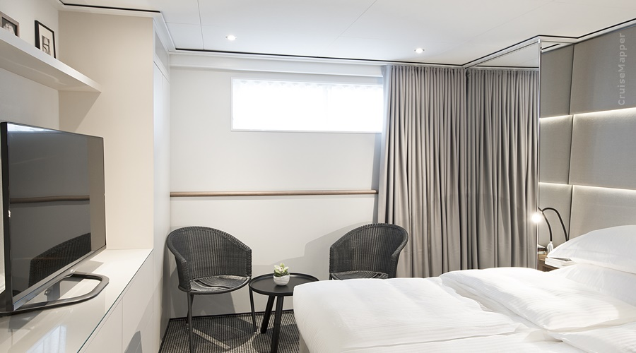Emerald Stateroom