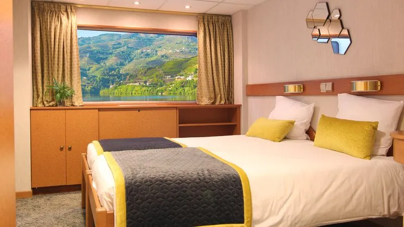 MAIN DECK 2 SEPARABLE BEDS CAT A