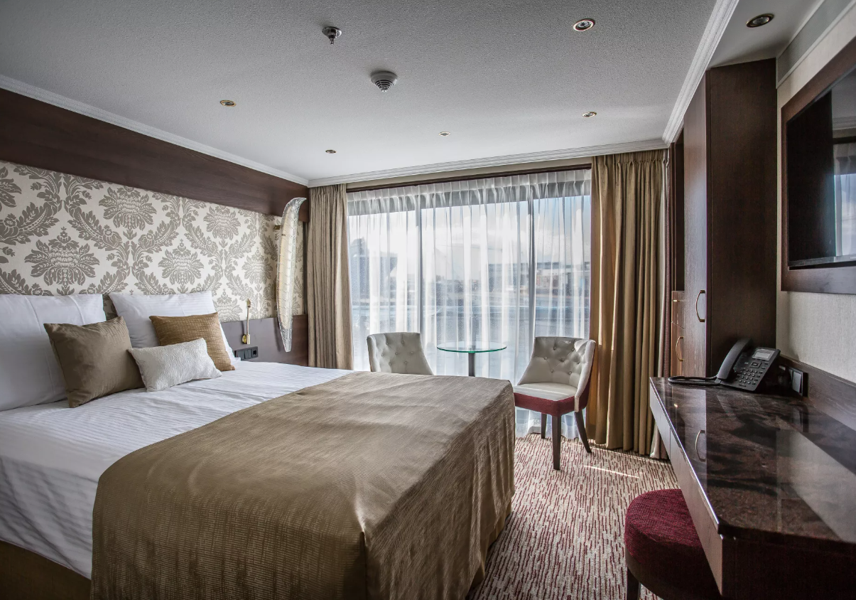 Suite - Diamond Deck