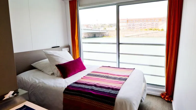 UPPER DECK 1 SINGLE BED CAT A