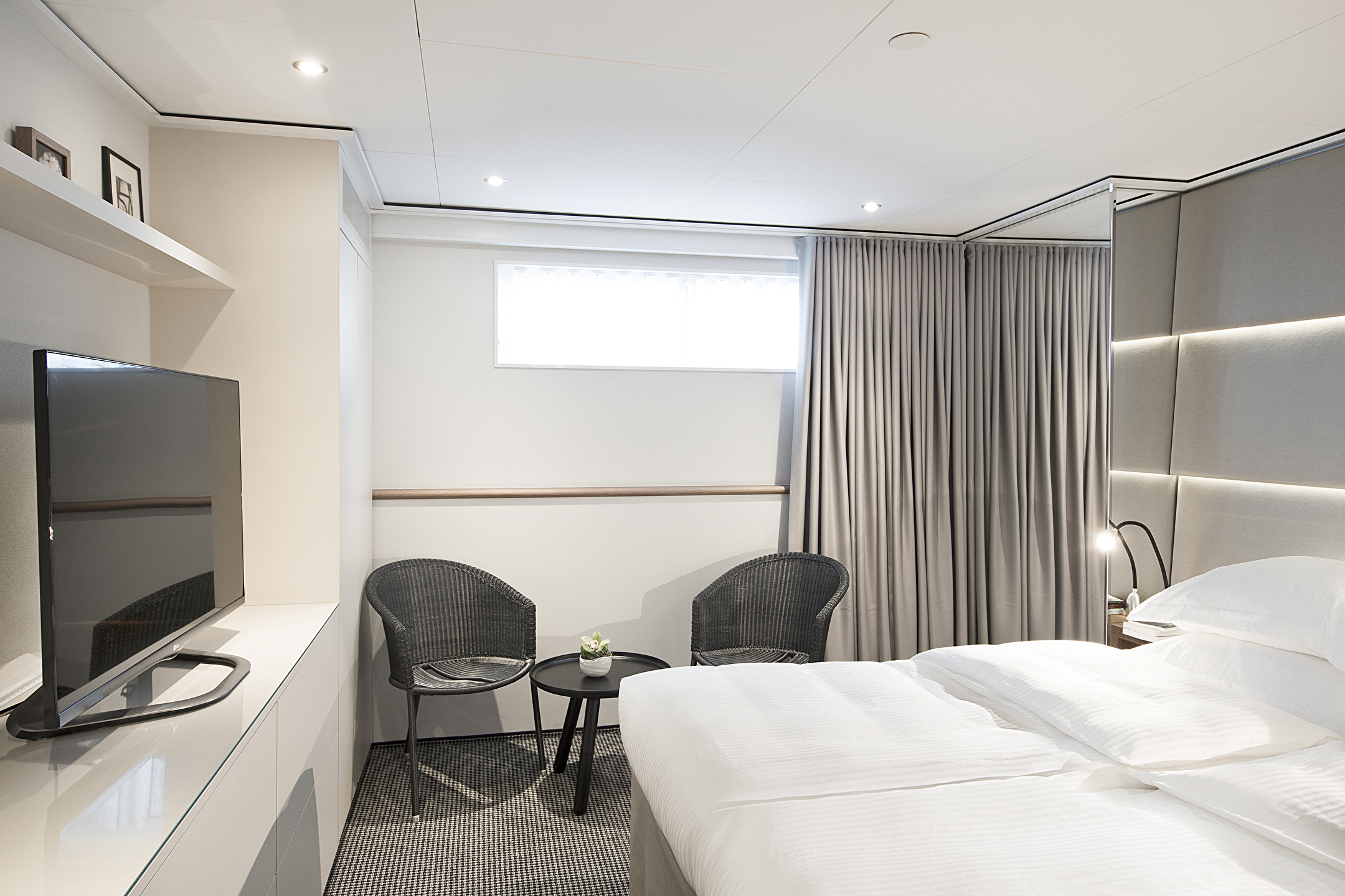 Emerald Stateroom cabin