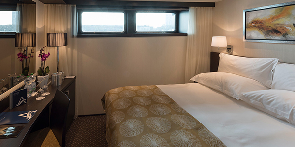 Deluxe Stateroom cabin
