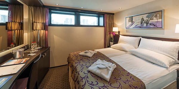 Deluxe Stateroom cabin