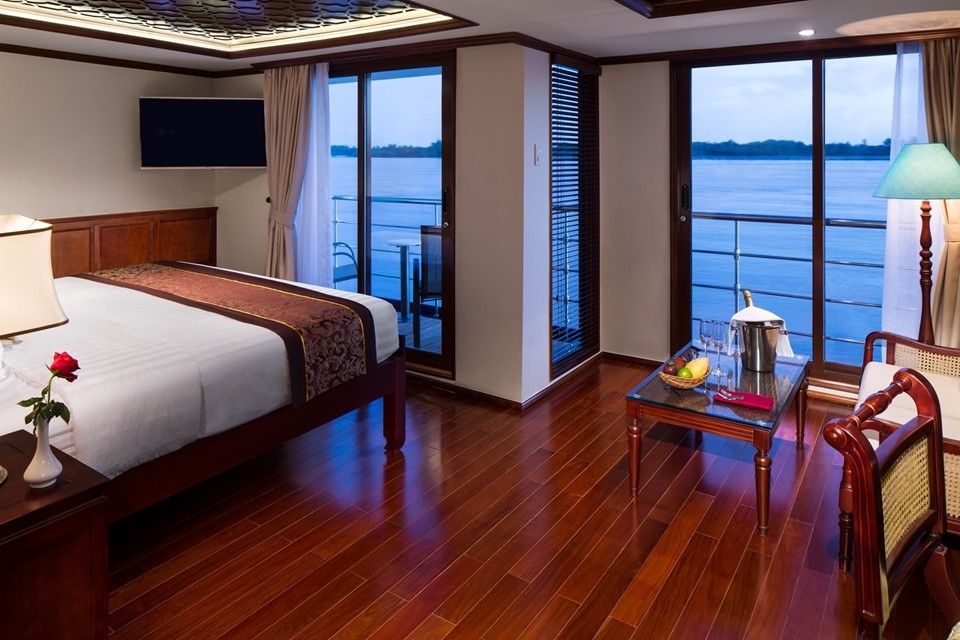 Suite French & Outside Balcony cabin