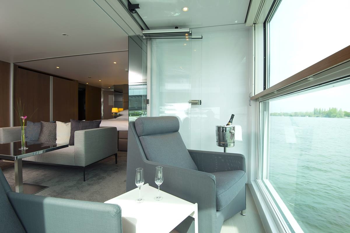 Royal Panorama Suite cabin