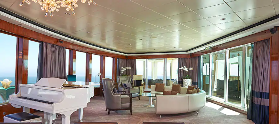 Aft-Facing Club Balcony Suite cabin
