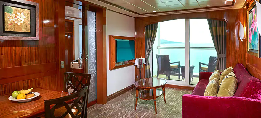 Aft-Facing Club Balcony Suite cabin