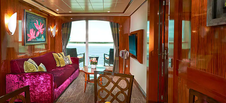 Aft-Facing Club Balcony Suite cabin