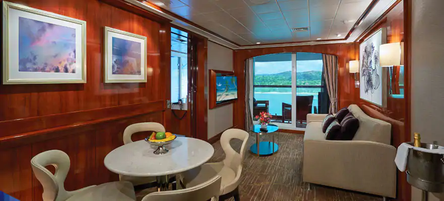 Aft-Facing Club Balcony Suite cabin