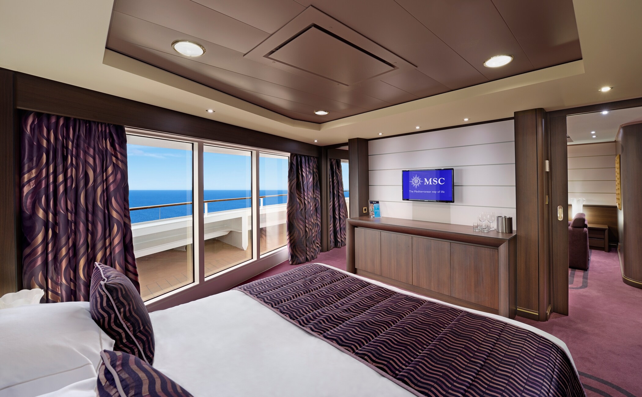 EXECUTIVE & FAMILY SUITE cabin