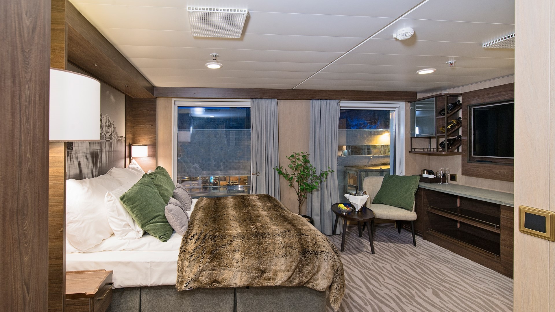 Arctic Superior cabin