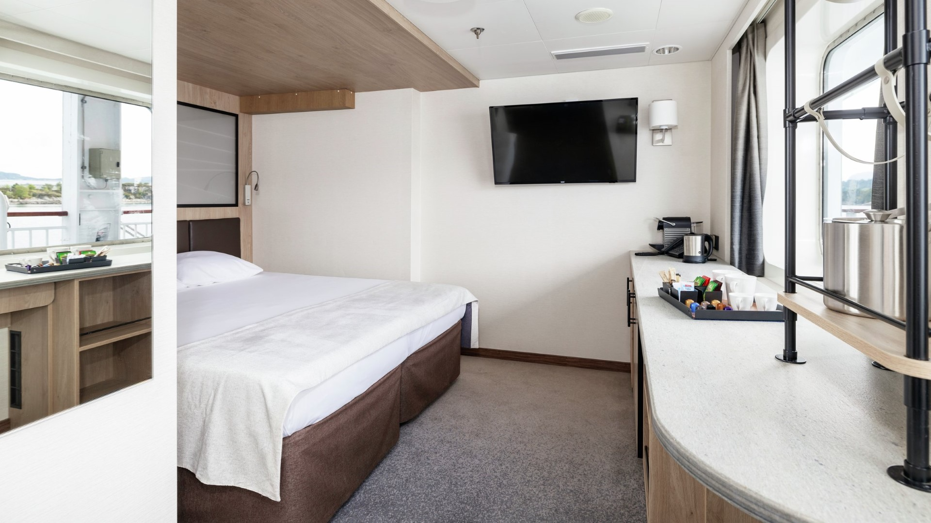 Expedition Grand Suite cabin
