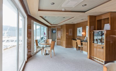 Expedition Owner's Suite cabin