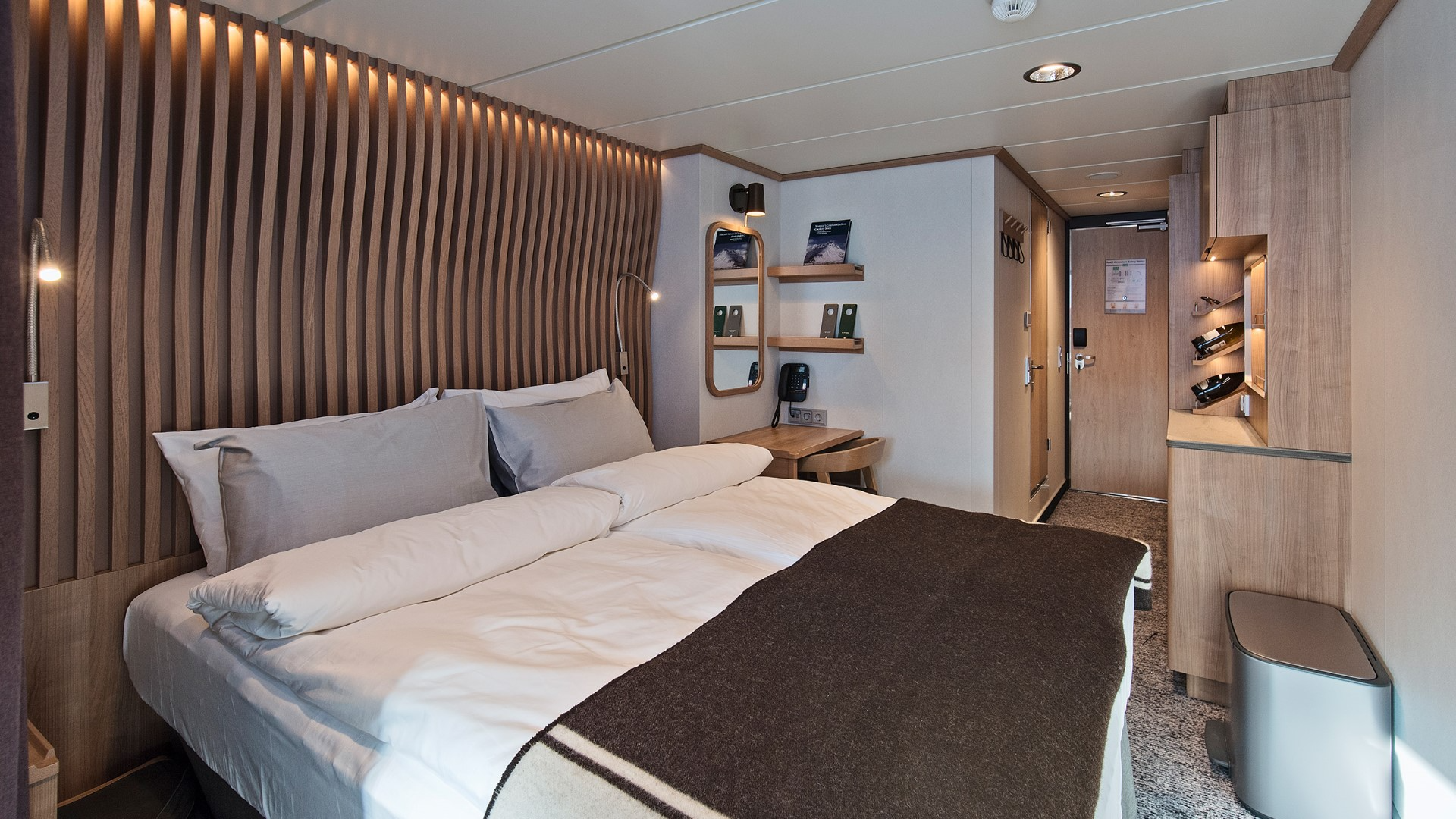 Outside/Oceanview RR cabin