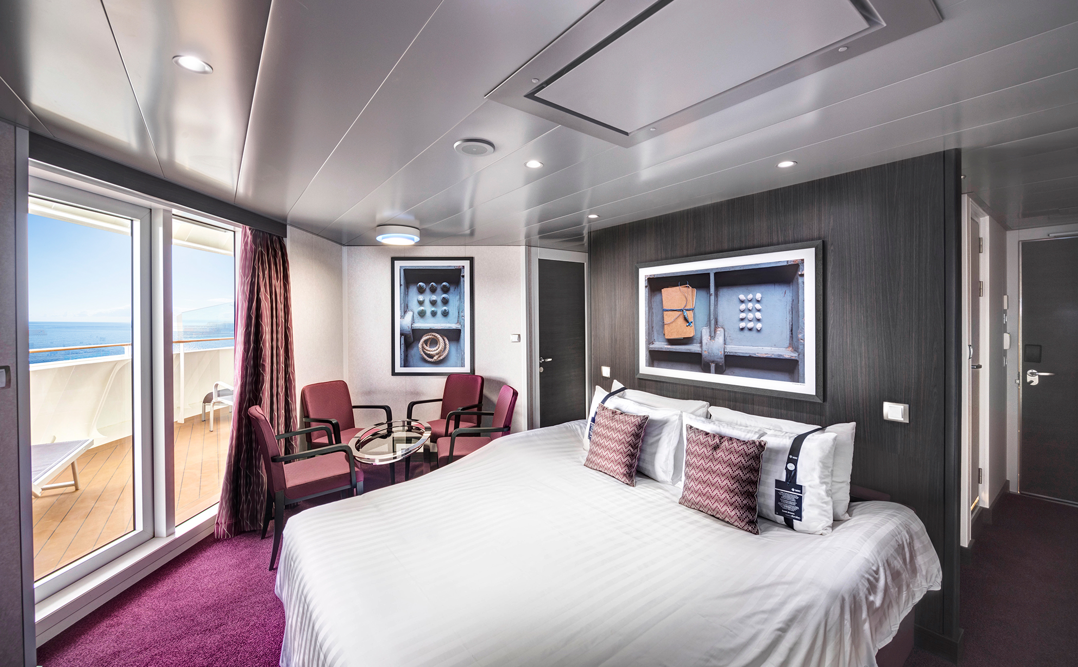 PREMIUM SUITE AUREA cabin