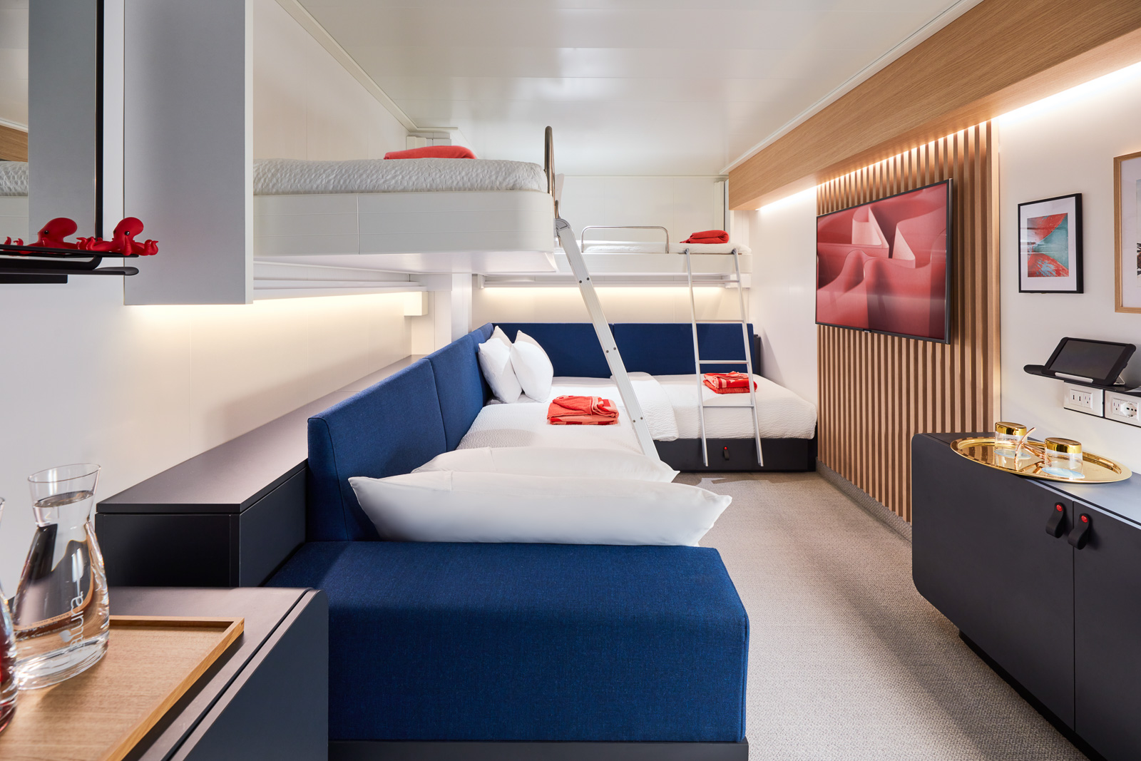 Inside I4 cabin