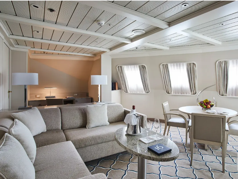Royal 2 Suite cabin